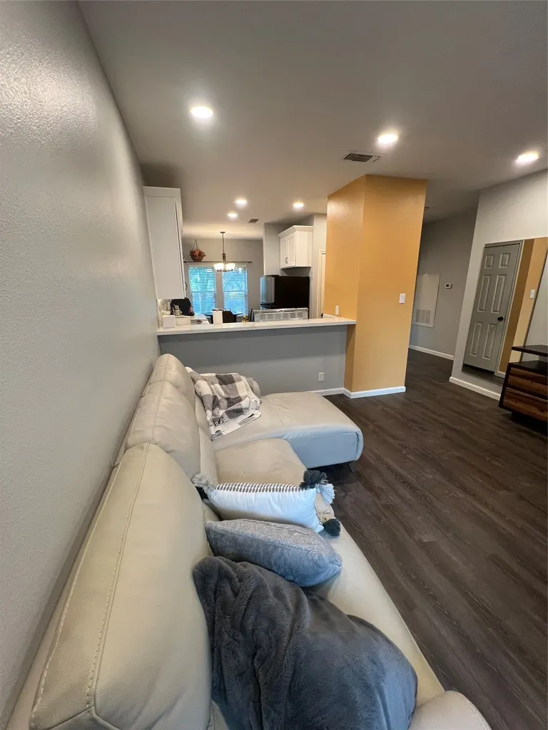 2414 Longview Street 202 Austin TX 78705