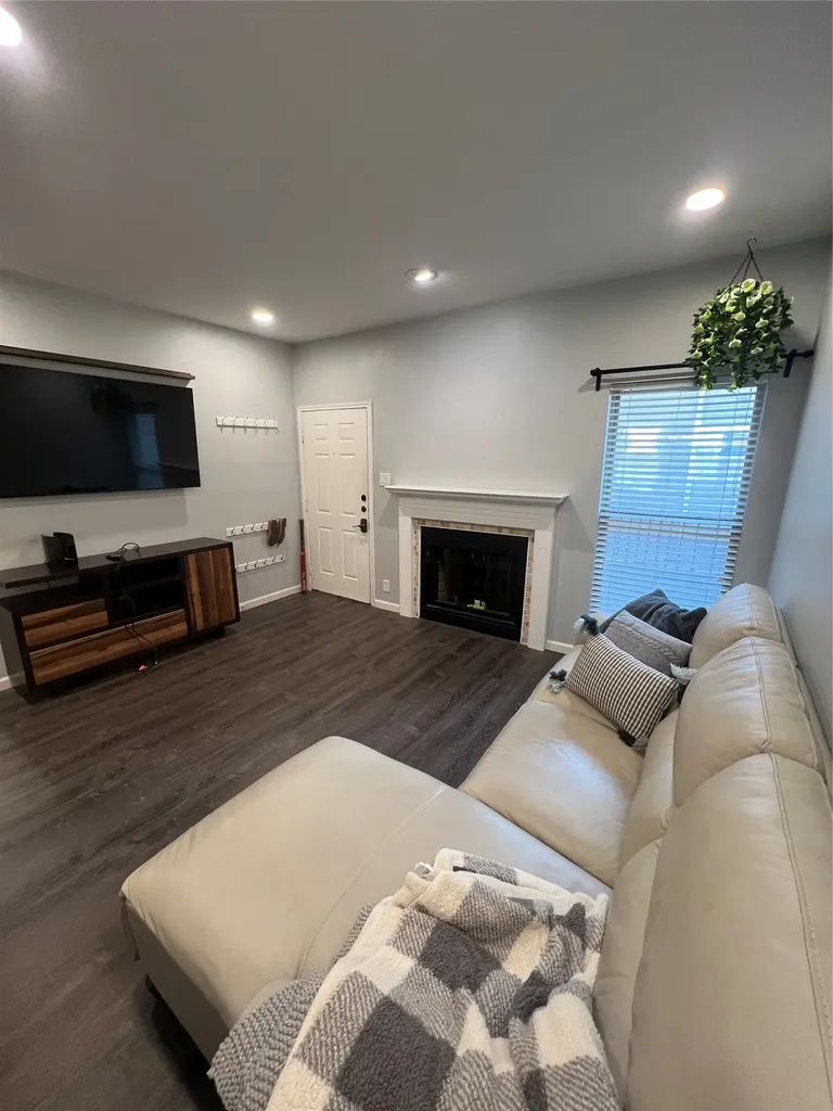 2414 Longview Street 202 Austin TX 78705