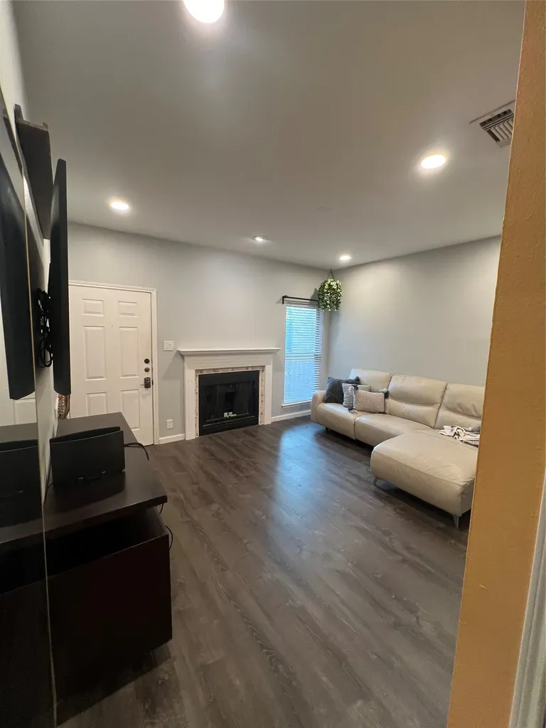 2414 Longview Street 202 Austin TX 78705