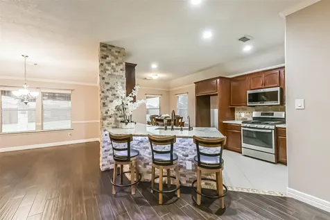 2102 Pickwick Pines Dr Court Humble TX 77396