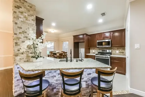 2102 Pickwick Pines Dr Court Humble TX 77396