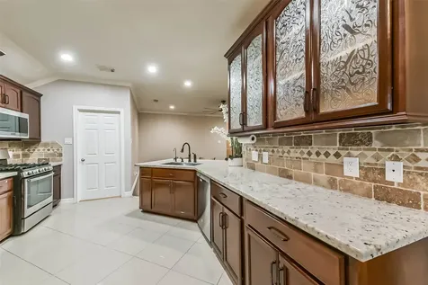 2102 Pickwick Pines Dr Court Humble TX 77396