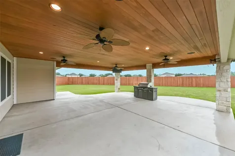 2102 Pickwick Pines Dr Court Humble TX 77396