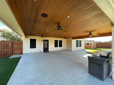 2102 Pickwick Pines Dr Court Humble TX 77396