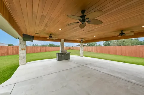 2102 Pickwick Pines Dr Court Humble TX 77396