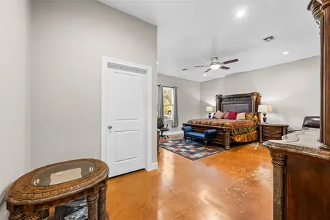 5712 Mentor Drive Texas City TX 77591