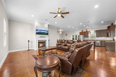 5712 Mentor Drive Texas City TX 77591