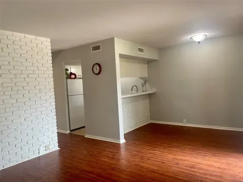 5343 Richmond Avenue 8 Houston TX 77056