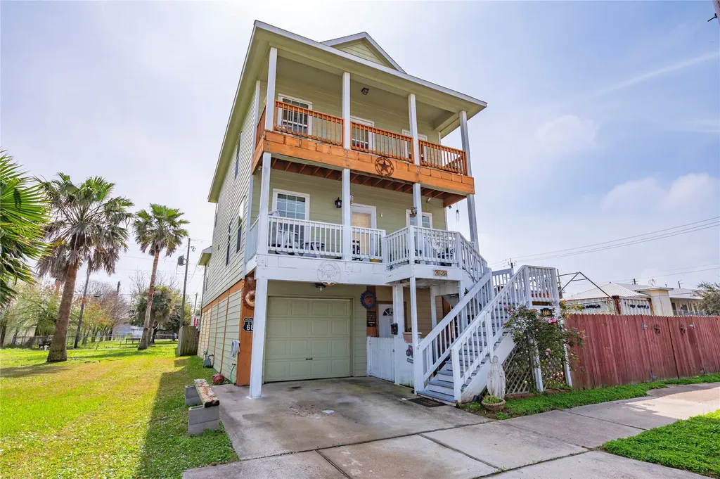 2723 Postoffice Galveston TX 77550