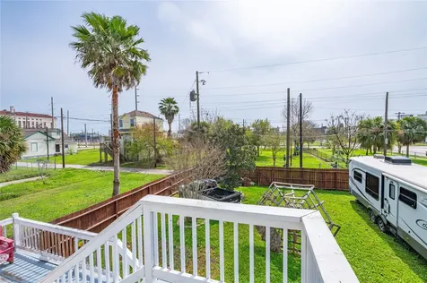 2723 Postoffice Galveston TX 77550