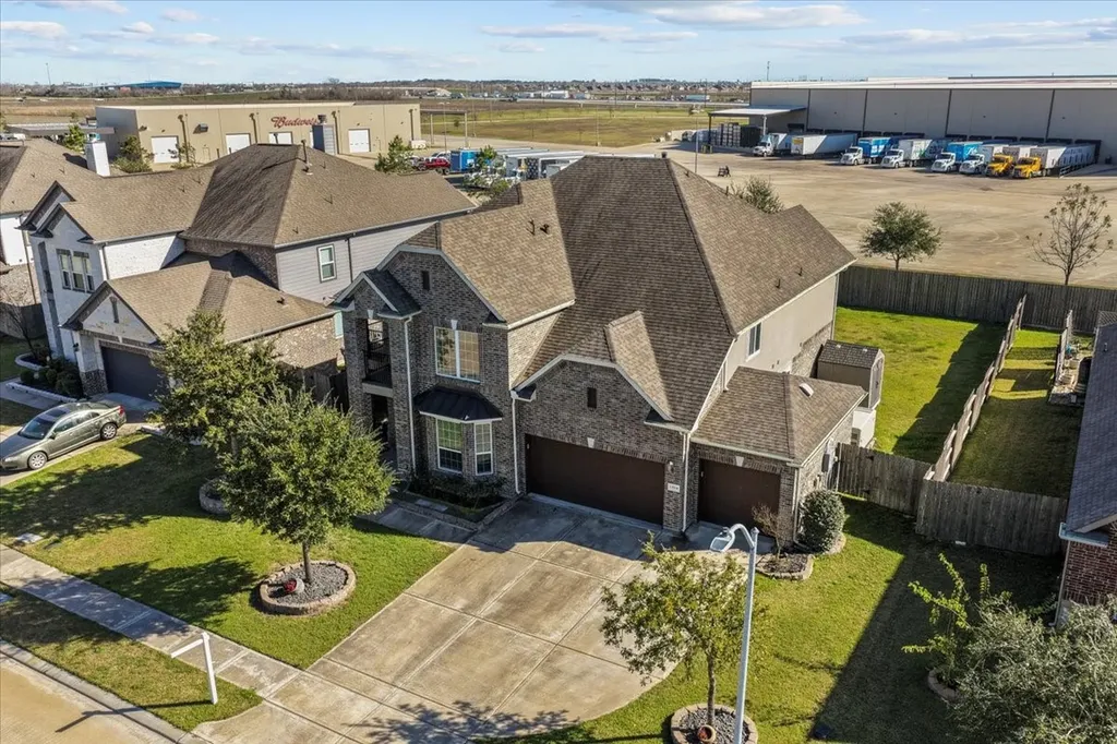 13814 Russell Court Mont Belvieu TX 77523