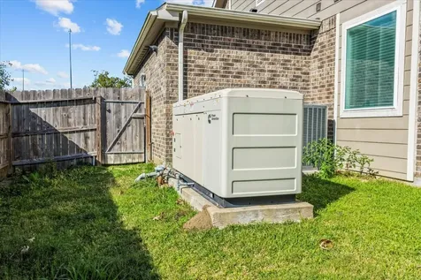 13814 Russell Court Mont Belvieu TX 77523