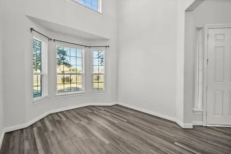 13814 Russell Court Mont Belvieu TX 77523