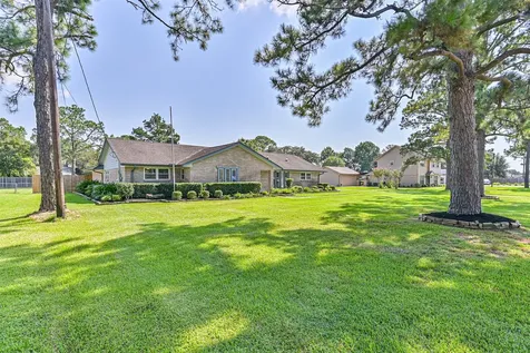 803 Greenbriar Avenue Friendswood TX 77546