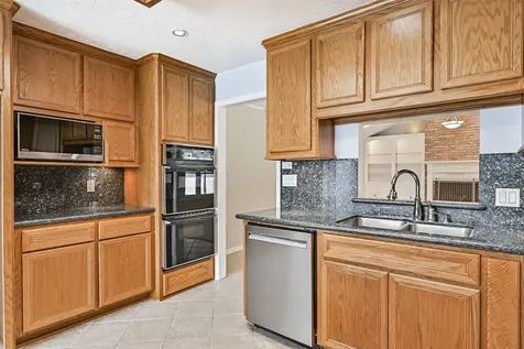 803 Greenbriar Avenue Friendswood TX 77546