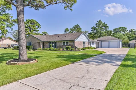 803 Greenbriar Avenue Friendswood TX 77546
