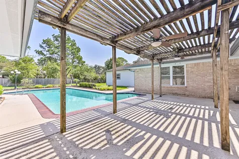 803 Greenbriar Avenue Friendswood TX 77546