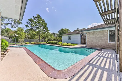 803 Greenbriar Avenue Friendswood TX 77546