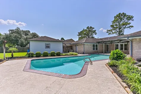 803 Greenbriar Avenue Friendswood TX 77546