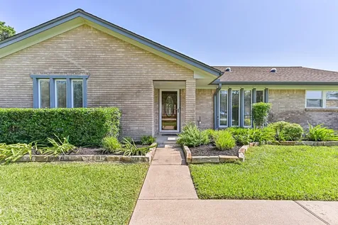 803 Greenbriar Avenue Friendswood TX 77546