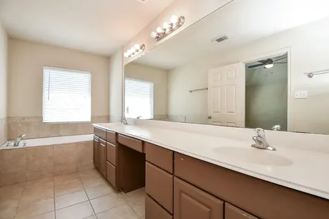 5215 Brinkman Court Houston TX 77091
