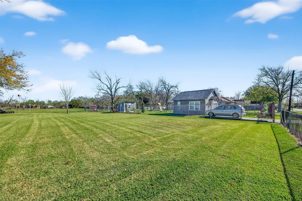 1717 Cresline Street Houston TX 77093