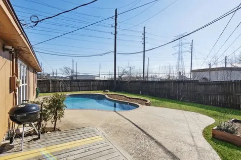 10110 El Chaco Street Baytown TX 77521