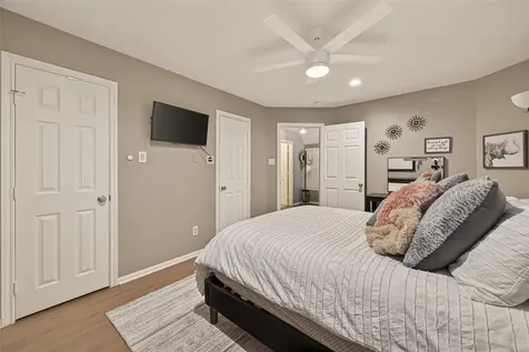 5335 Fairdale Lane Houston TX 77056
