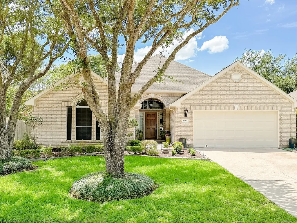 11922 Hueco Tanks Drive Sugar Land TX 77498