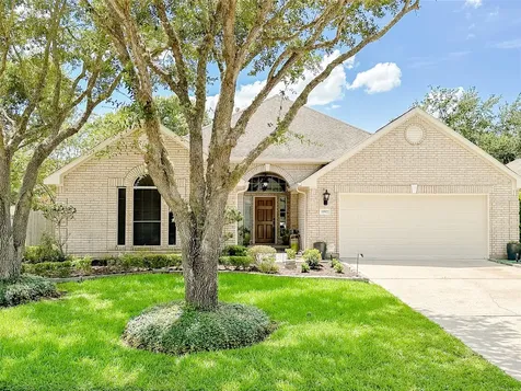 11922 Hueco Tanks Drive Sugar Land TX 77498