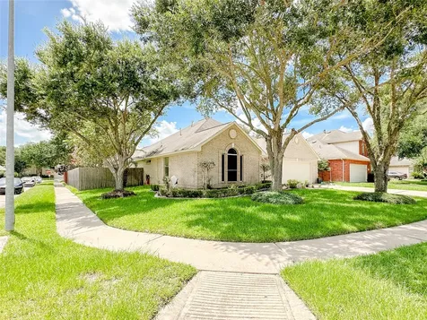 11922 Hueco Tanks Drive Sugar Land TX 77498