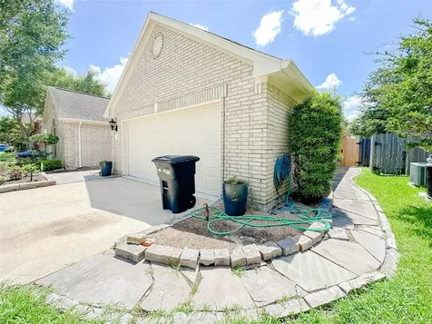 11922 Hueco Tanks Drive Sugar Land TX 77498