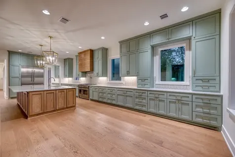 2006 Lexington Street Houston TX 77098