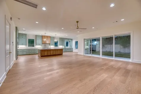 2006 Lexington Street Houston TX 77098