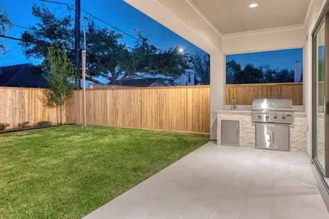 2006 Lexington Street Houston TX 77098
