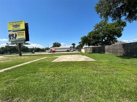 2402 Nall Street Port Neches TX 77651