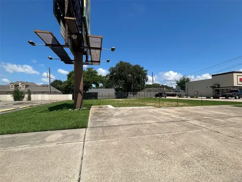 2402 Nall Street Port Neches TX 77651