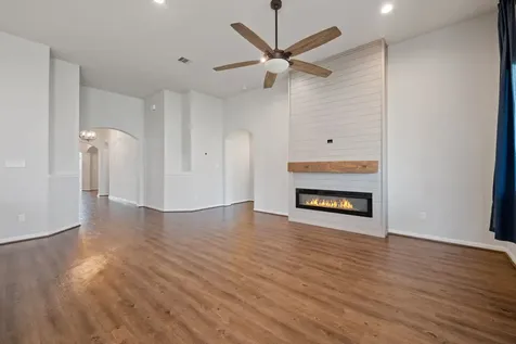 127 Comal Drive Baytown TX 77523