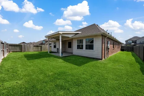 127 Comal Drive Baytown TX 77523
