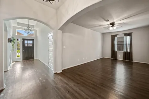 127 Comal Drive Baytown TX 77523