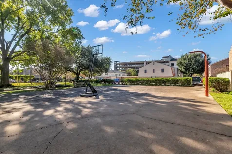 6425 Olympia Drive 148 Houston TX 77057