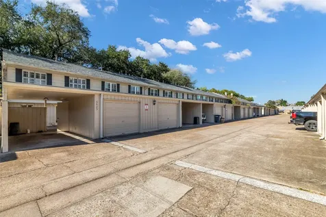 6425 Olympia Drive 148 Houston TX 77057