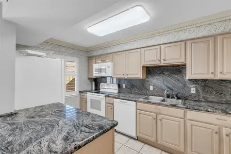 6425 Olympia Drive 148 Houston TX 77057