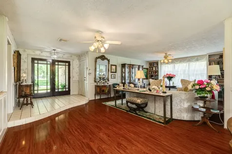 2320 Shalmar Drive West Columbia TX 77486