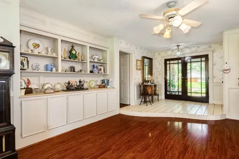2320 Shalmar Drive West Columbia TX 77486