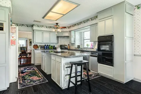 2320 Shalmar Drive West Columbia TX 77486