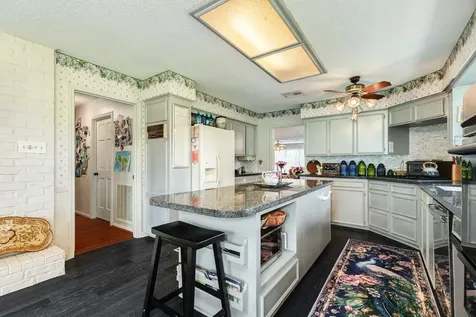 2320 Shalmar Drive West Columbia TX 77486