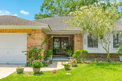 2320 Shalmar Drive West Columbia TX 77486