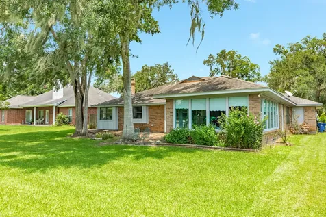 2320 Shalmar Drive West Columbia TX 77486