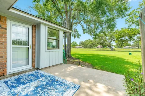 2320 Shalmar Drive West Columbia TX 77486